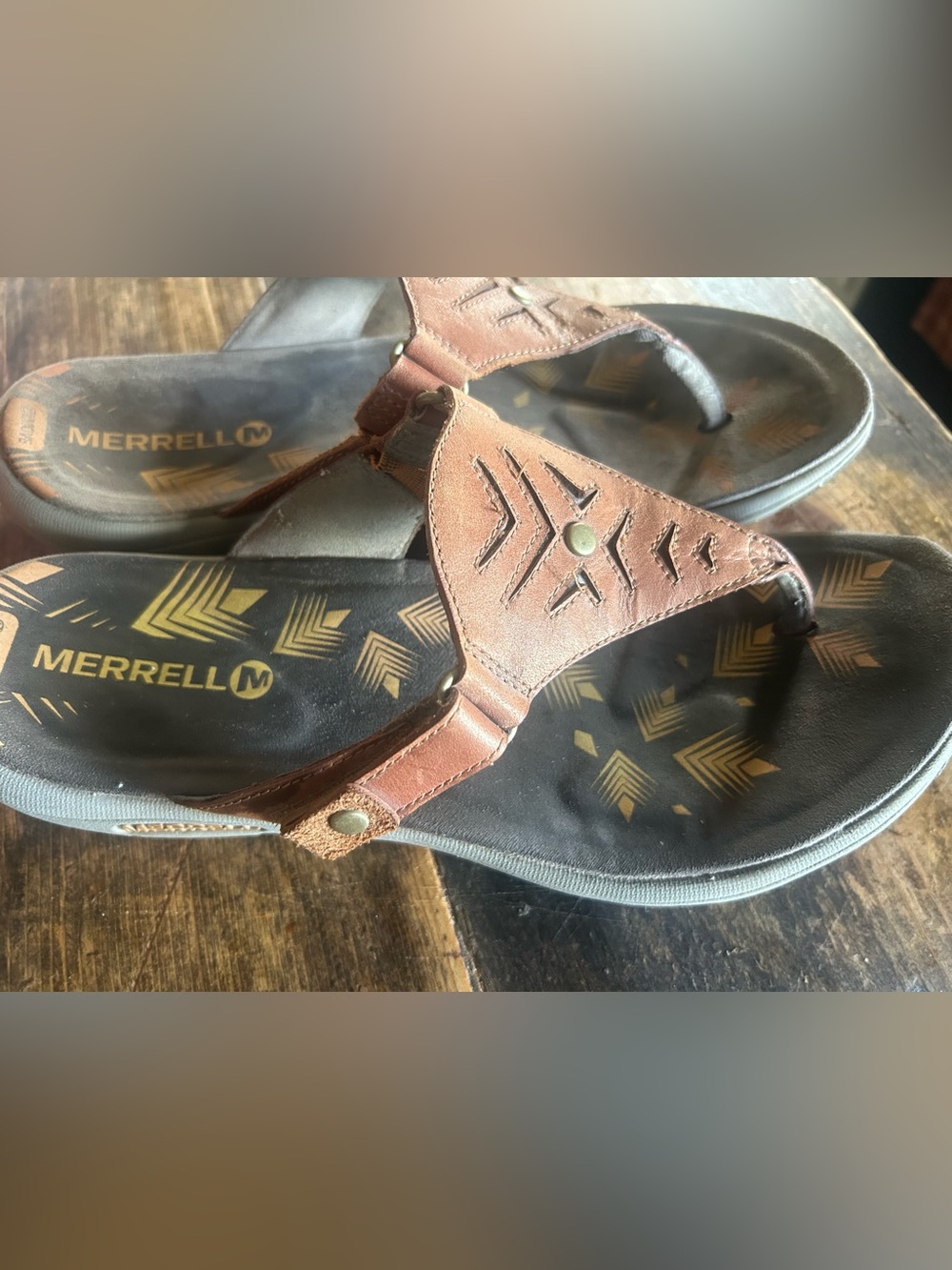 Merrell Women's Size 9 Adhera Brown Leather Thong Sandal